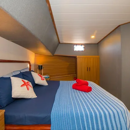 Gulet Flores Båthotell