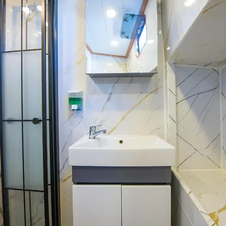 Gulet Flores Båthotell