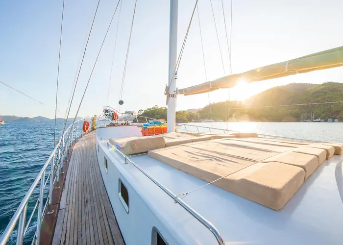 Gulet Flores Båthotell