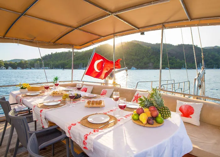 ספינת מלון Gulet Flores