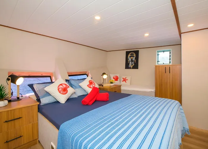 ספינת מלון Gulet Flores